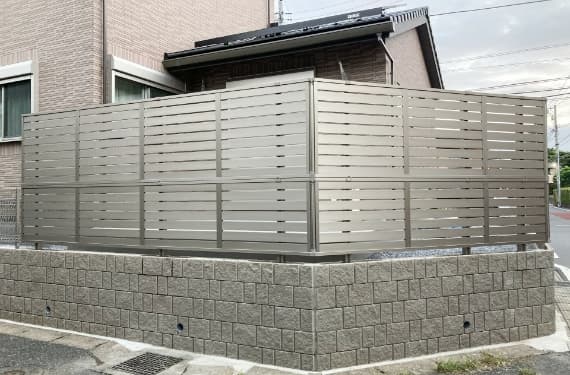 フェンス連結ブロック施工