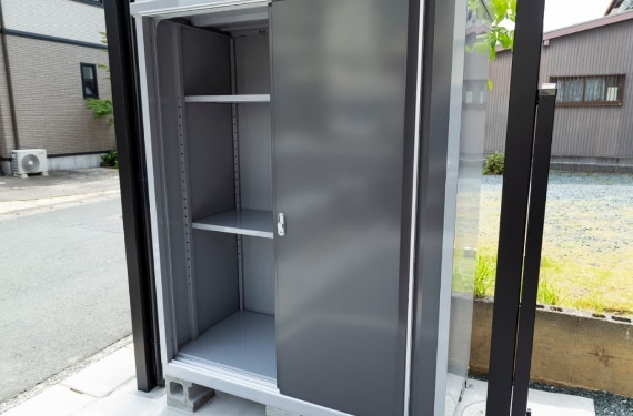 スリムタイプ物置設置